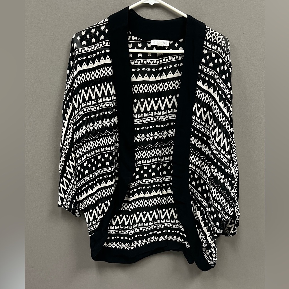 Black and White Patterned Women's kimono